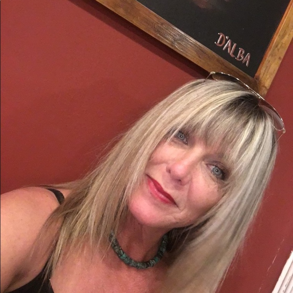 Meet your Posher, Kelly